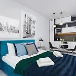 Old Town Apartment With Balcony - Rajska 3 Street